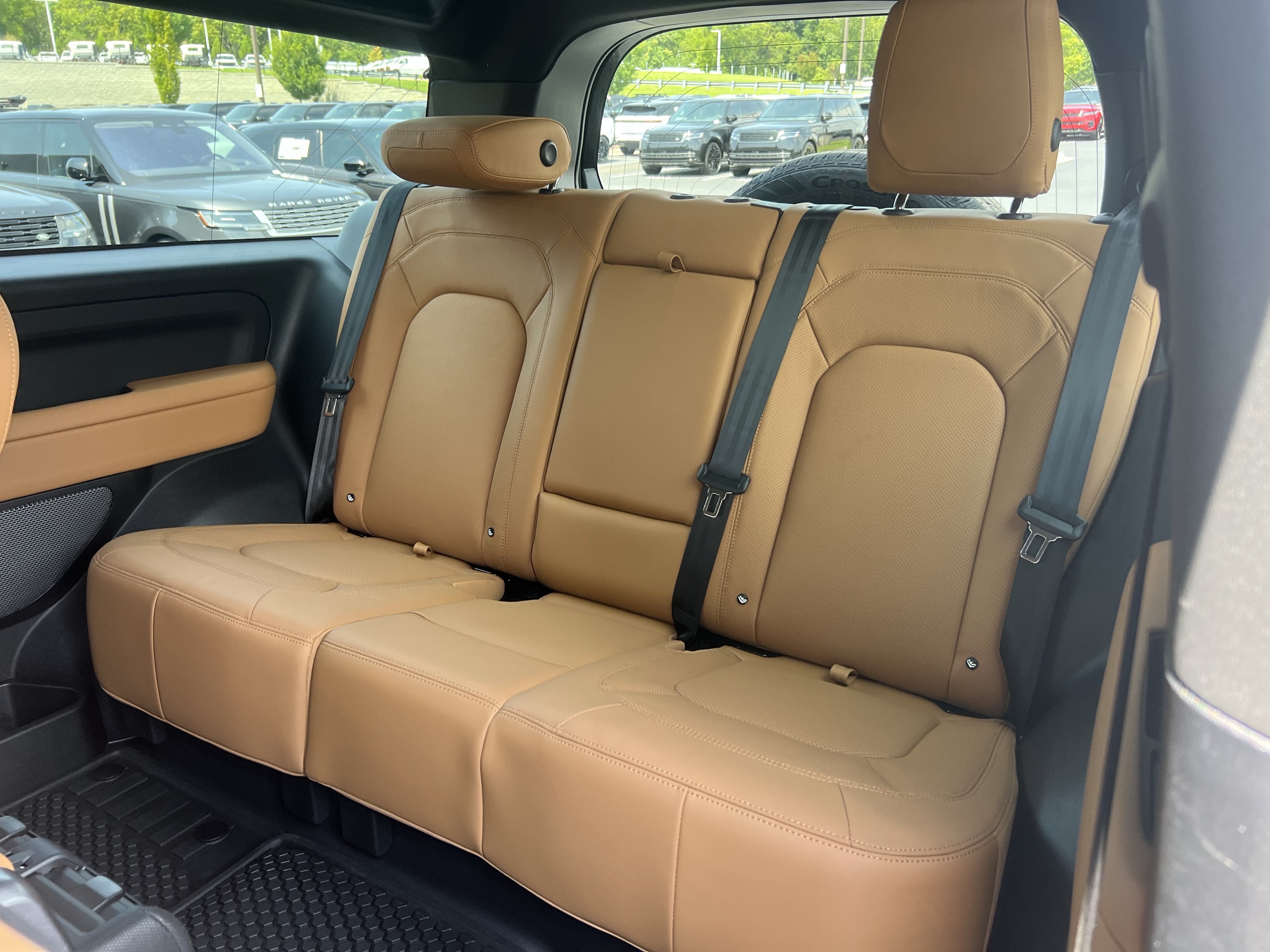 Certified 2024 Land Rover Defender 90 V8 AWD/4WD image 29