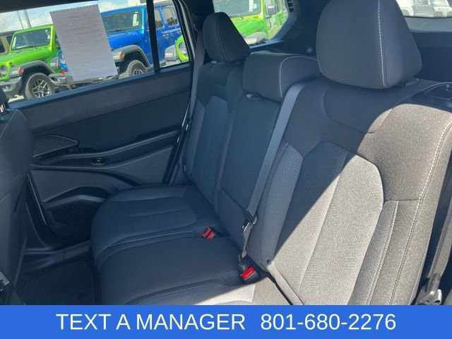 Used 2026 Jeep Cherokee Laredo AWD/4WD image 29