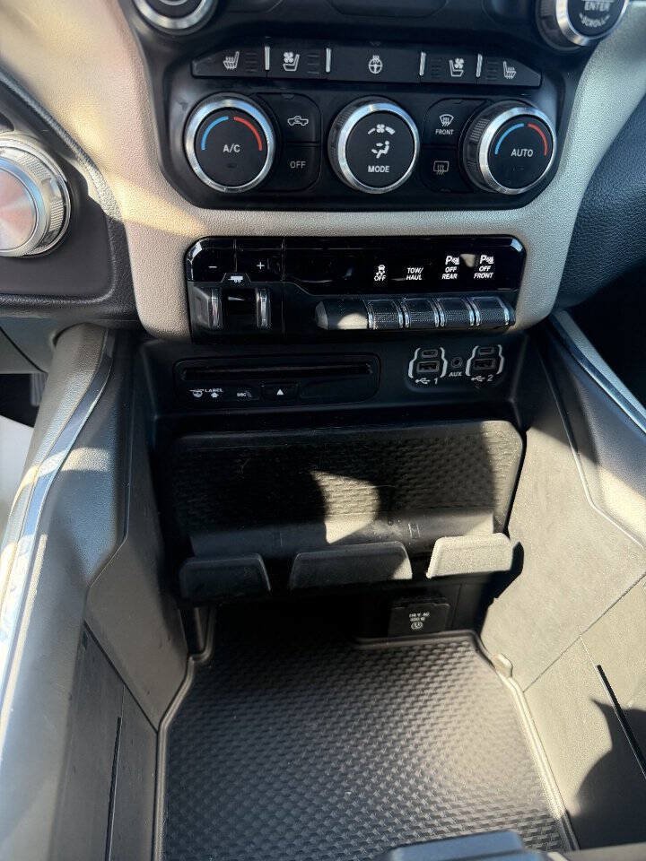 Used 2019 RAM 1500 Laramie w/ Sport Appearance Package AWD/4WD image 18