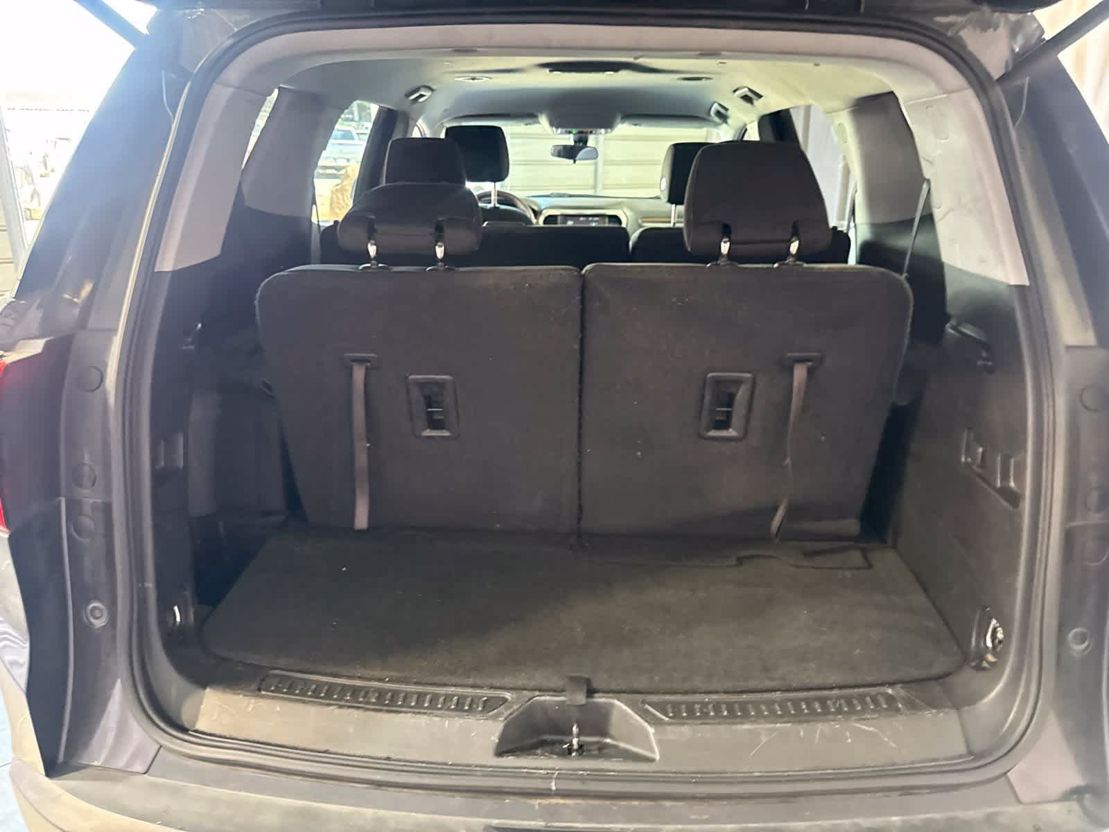 Used 2017 GMC Acadia SLE FWD image 17