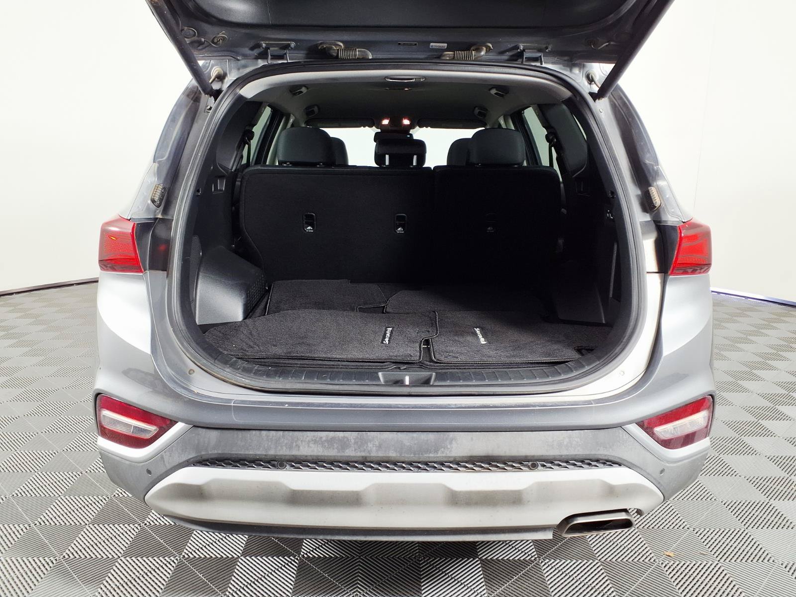 Used 2019 Hyundai Santa Fe SEL FWD image 8