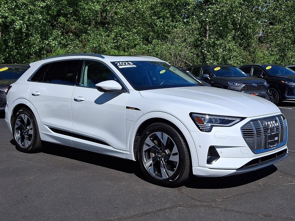 Certified 2023 Audi e-tron Premium Plus w/ Premium Plus Package AWD/4WD image 2
