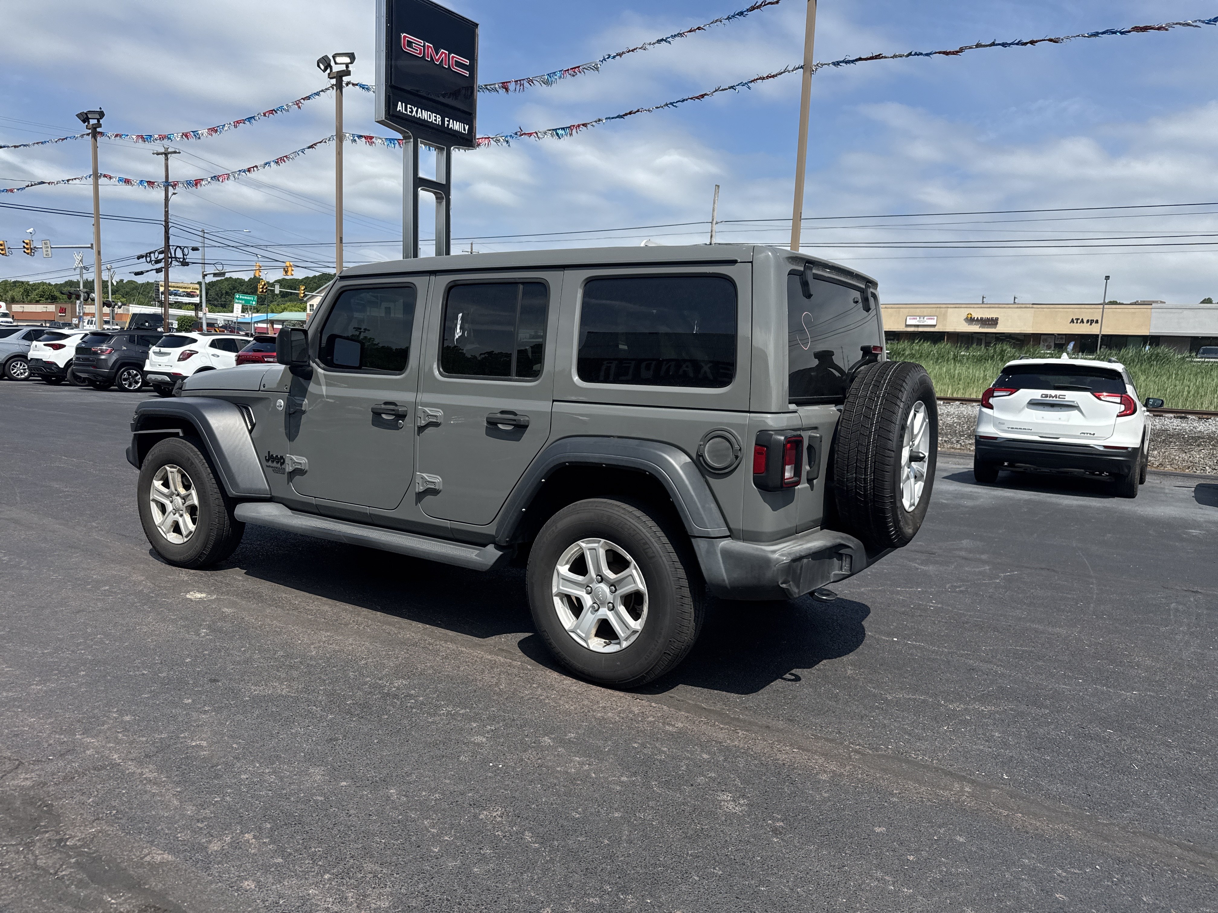 Used 2021 Jeep Wrangler Unlimited Sport w/ Sun And Sound Package AWD/4WD image 6