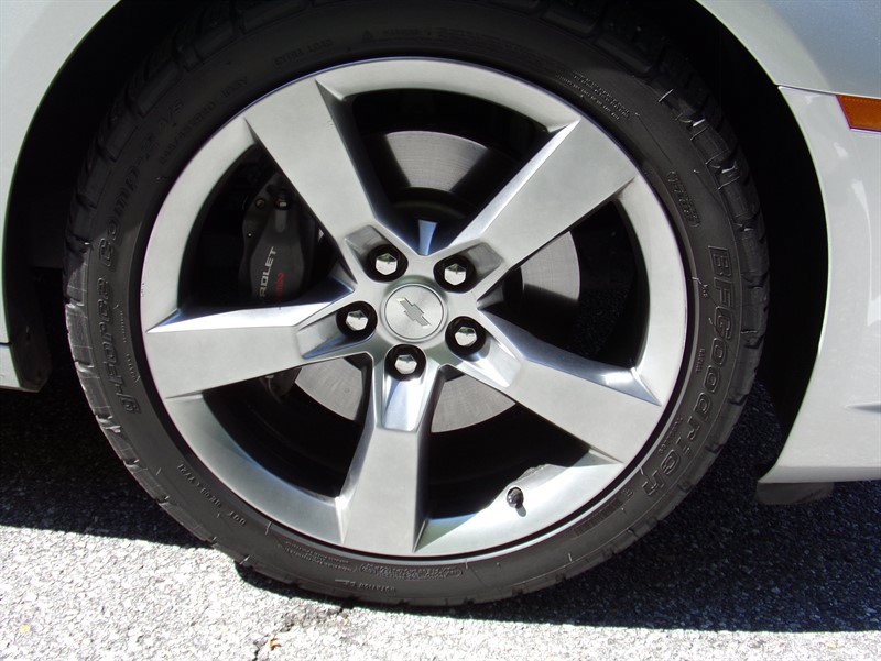 Used 2010 Chevrolet Camaro SS RWD image 16