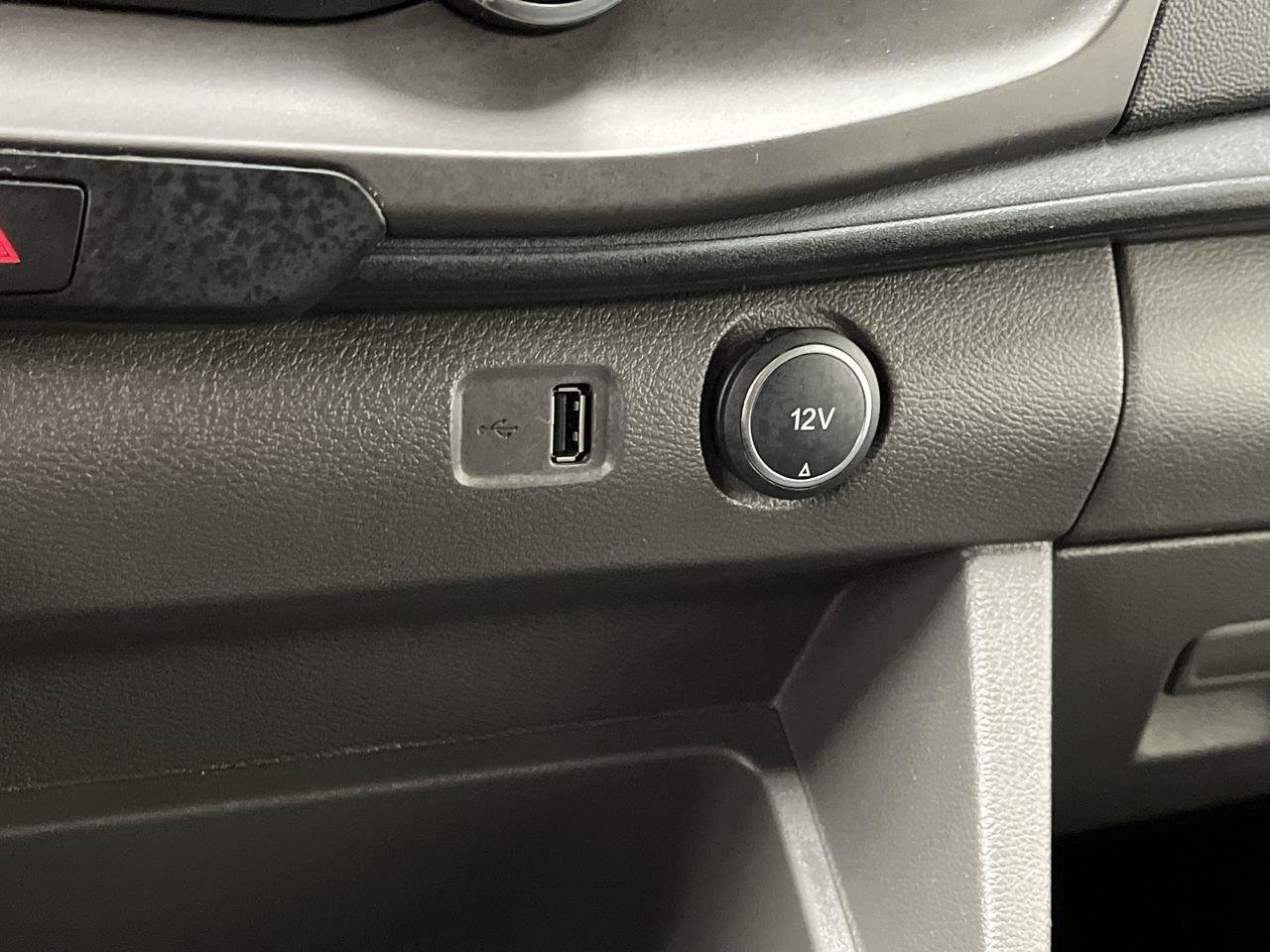 Certified 2020 Ford Transit 150 XLT RWD image 19