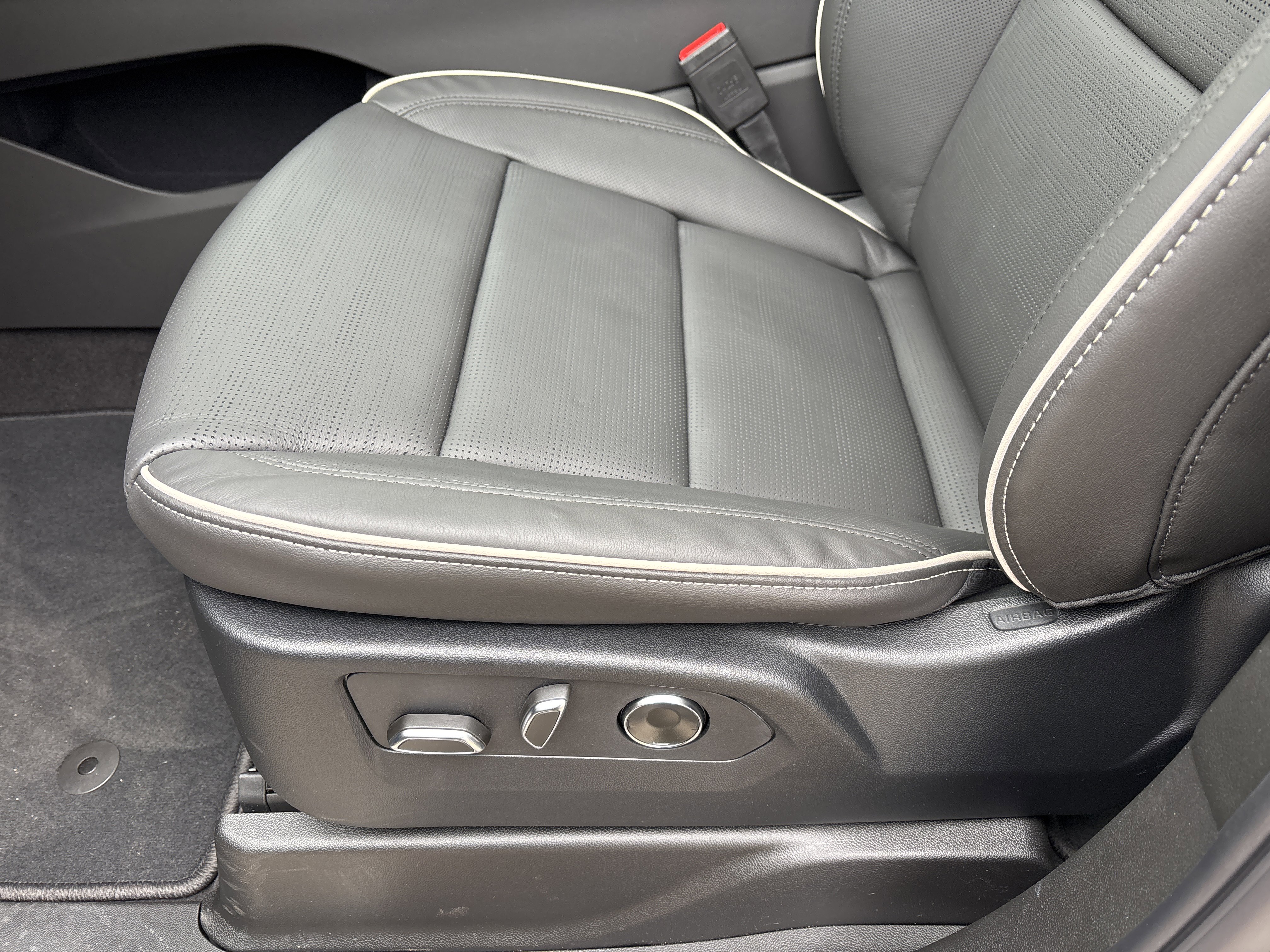 New 2026 Cadillac Escalade Luxury w/ Touring Package image 29