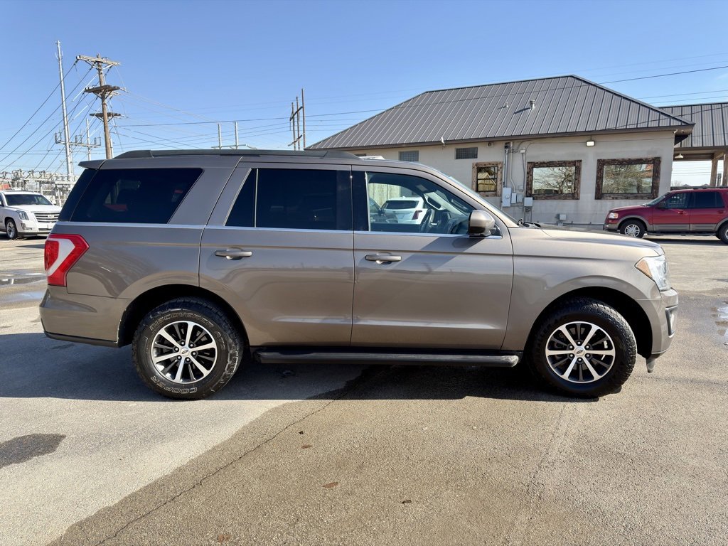 Used 2019 Ford Expedition XLT image 7