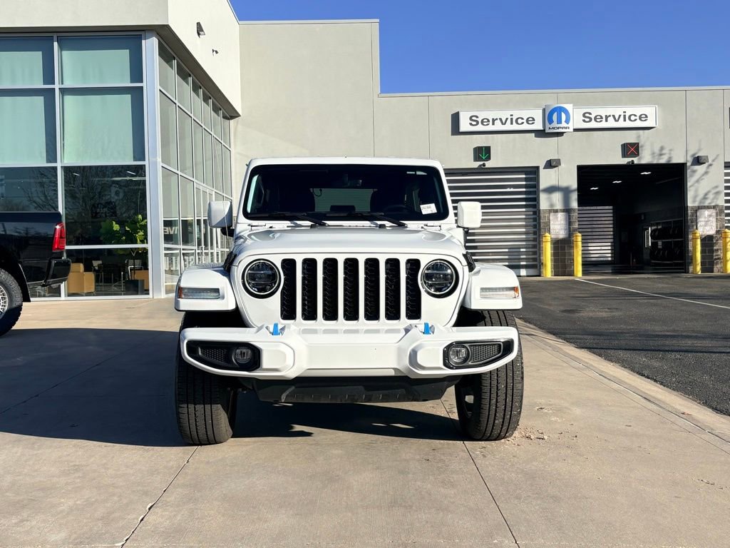 Used 2022 Jeep Wrangler Unlimited Sahara image 2
