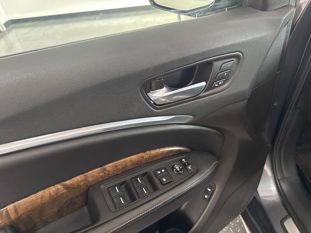 Used 2017 Acura MDX SH-AWD w/ Advance Package image 10