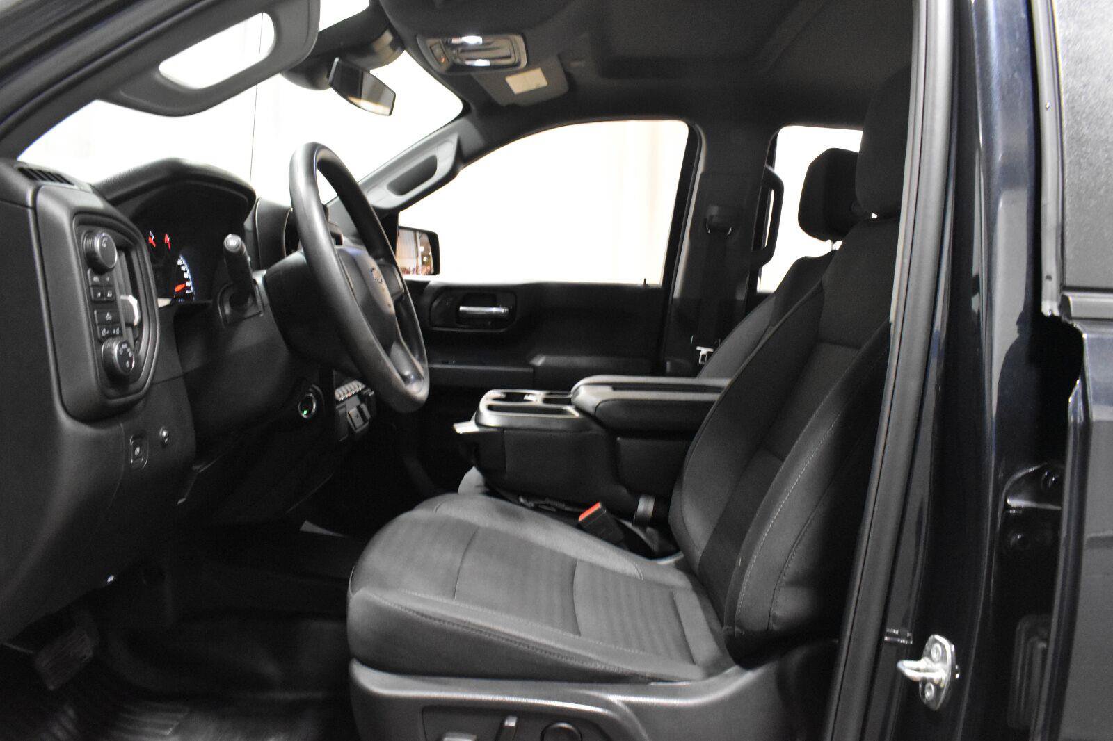 Used 2024 Chevrolet Silverado 1500 W/T w/ WT Fleet Convenience Package AWD/4WD image 3