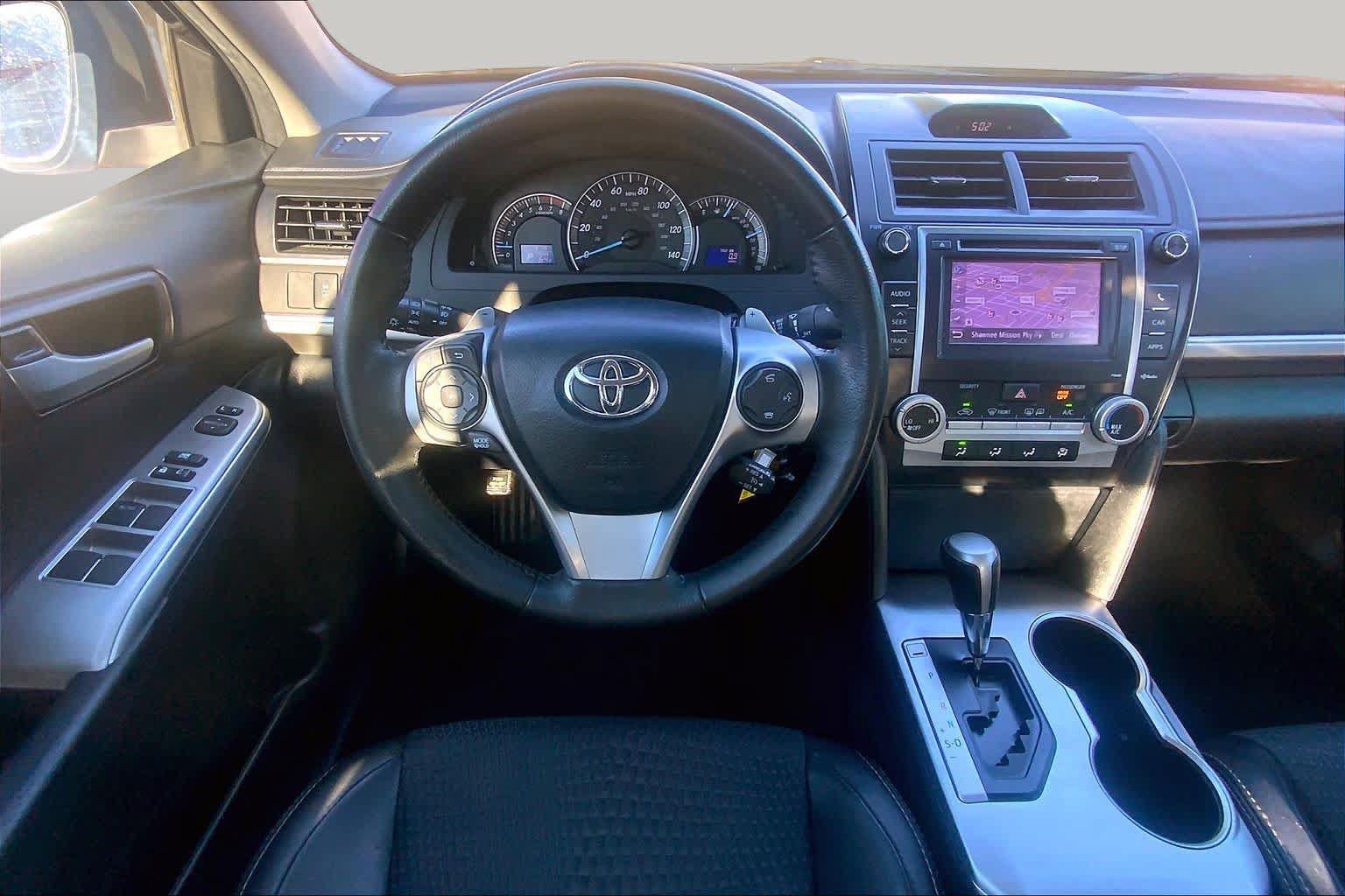 Used 2013 Toyota Camry SE FWD image 6