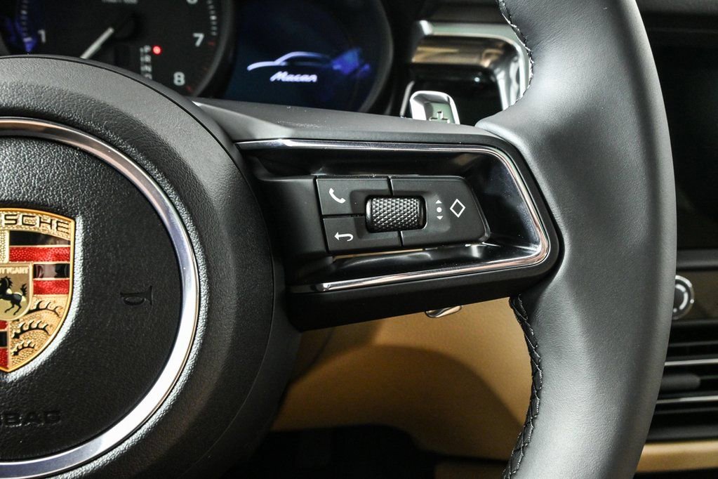 Certified 2026 Porsche Macan image 11