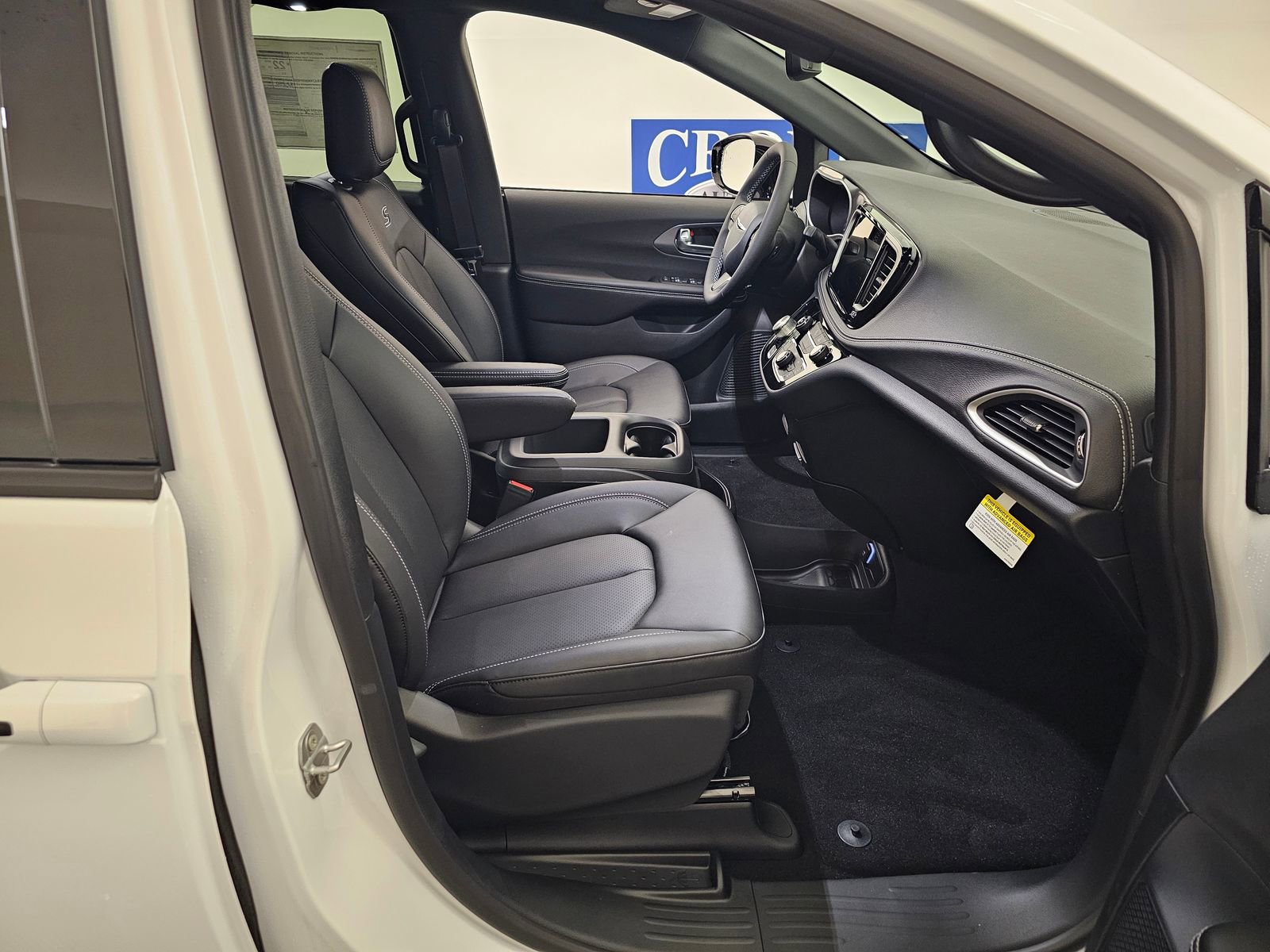 New 2026 Chrysler Pacifica Select w/ S Appearance Package FWD image 25