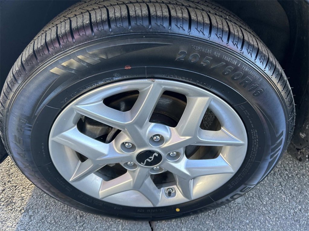 Used 2025 Kia Soul LX w/ LX Technology Package image 9