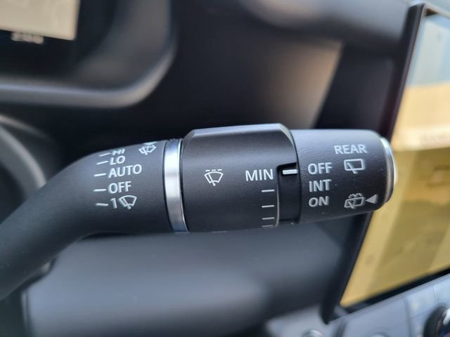 New 2026 Land Rover Defender 110 OCTA AWD/4WD image 32