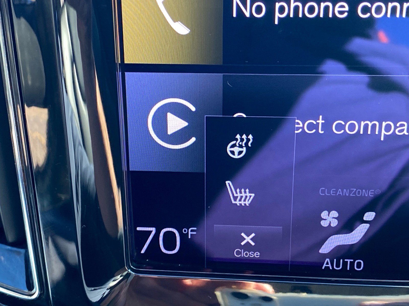 Used 2021 Volvo XC60 T6 Momentum image 14