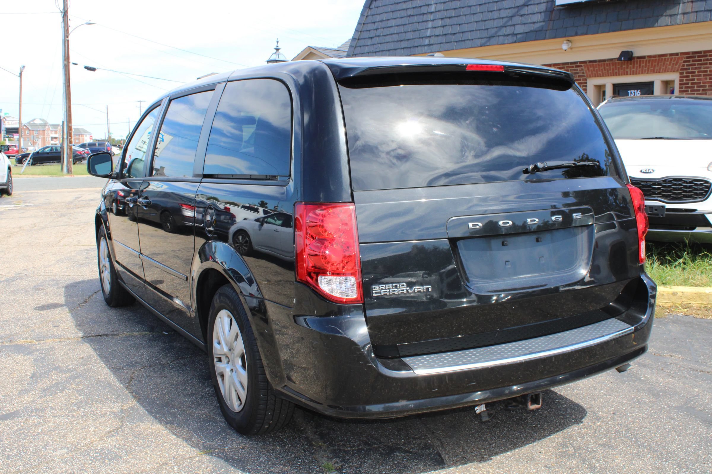 Used 2017 Dodge Grand Caravan SE w/ Power Window Group FWD image 7