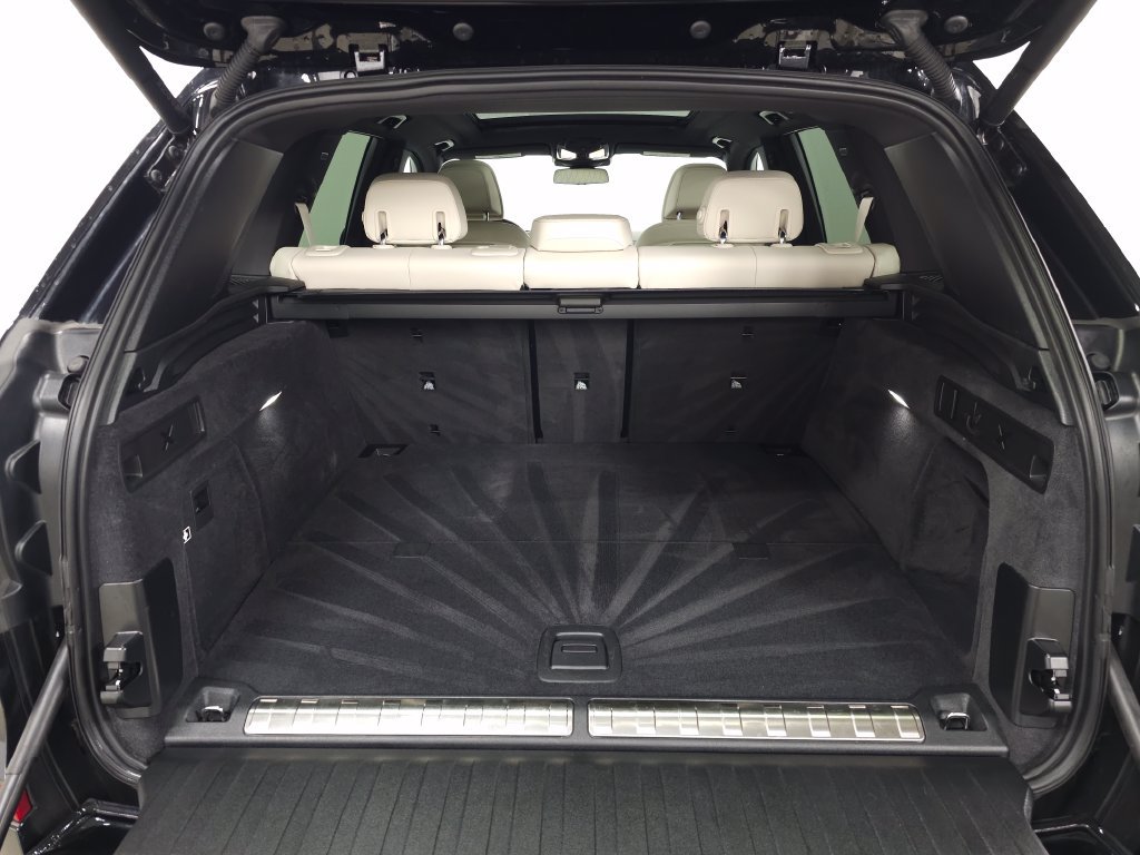 Used 2024 BMW X5 xDrive50e w/ M Sport Package AWD/4WD image 8