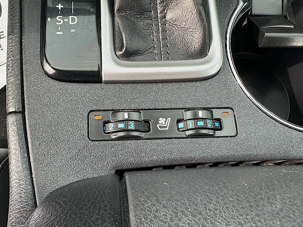 Used 2019 Toyota Highlander Limited Platinum image 28