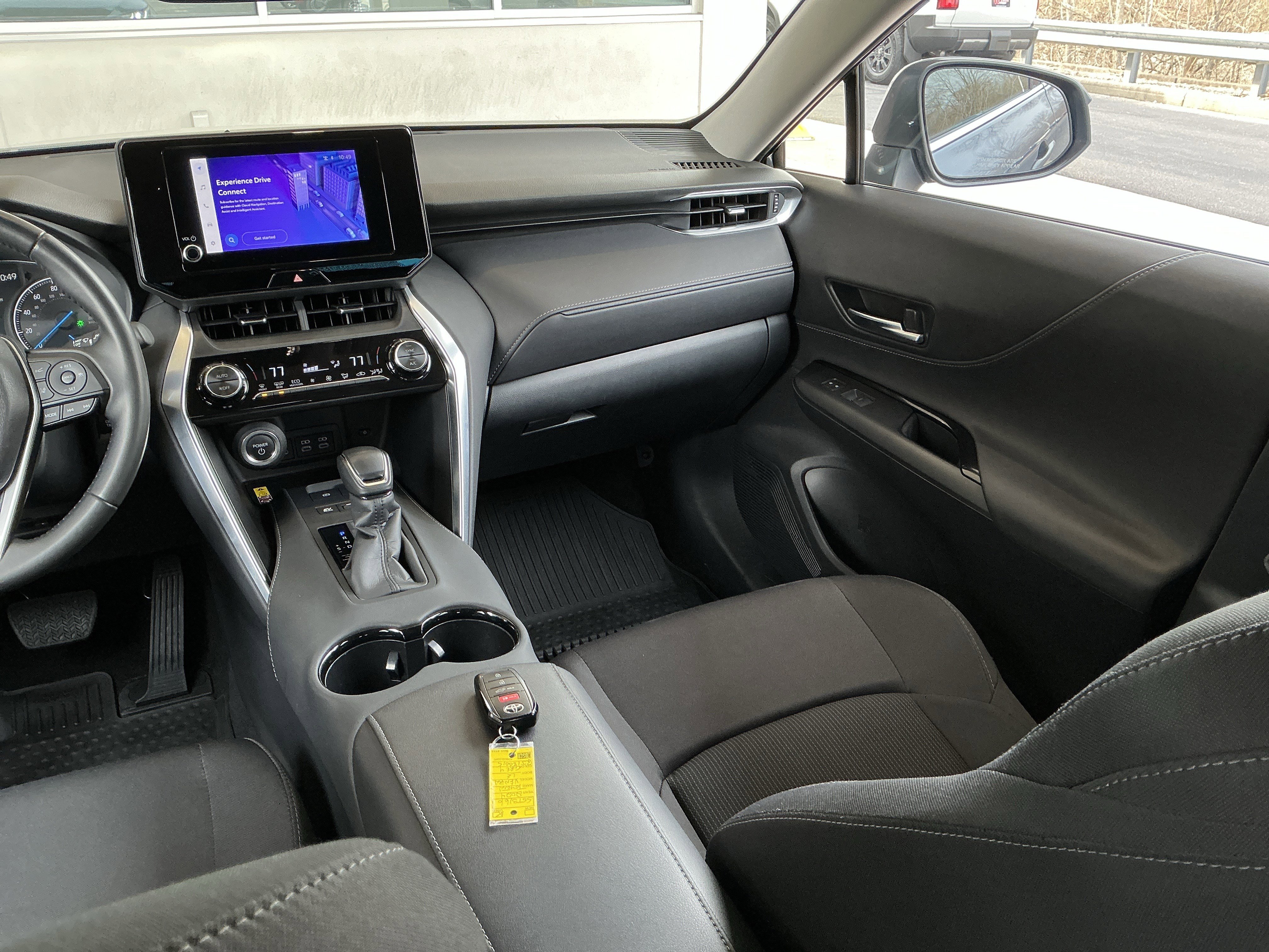Used 2024 Toyota Venza LE AWD/4WD image 15
