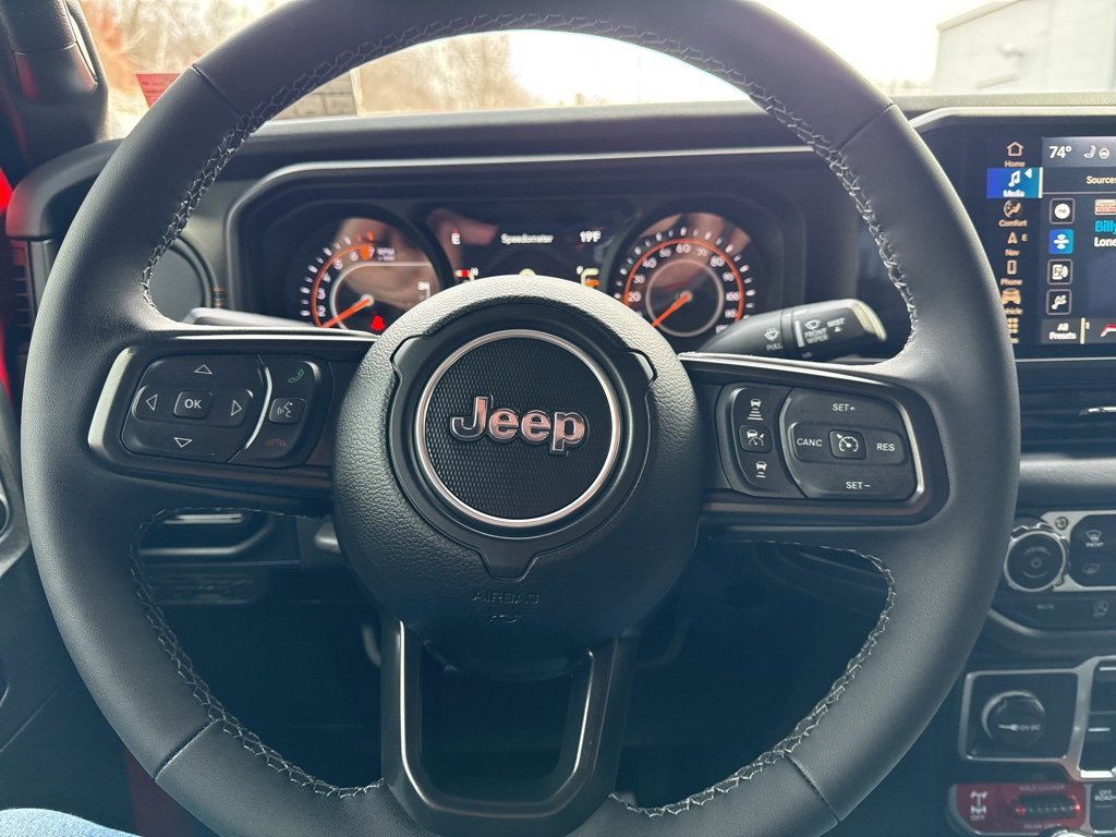 Used 2025 Jeep Gladiator Mojave image 21