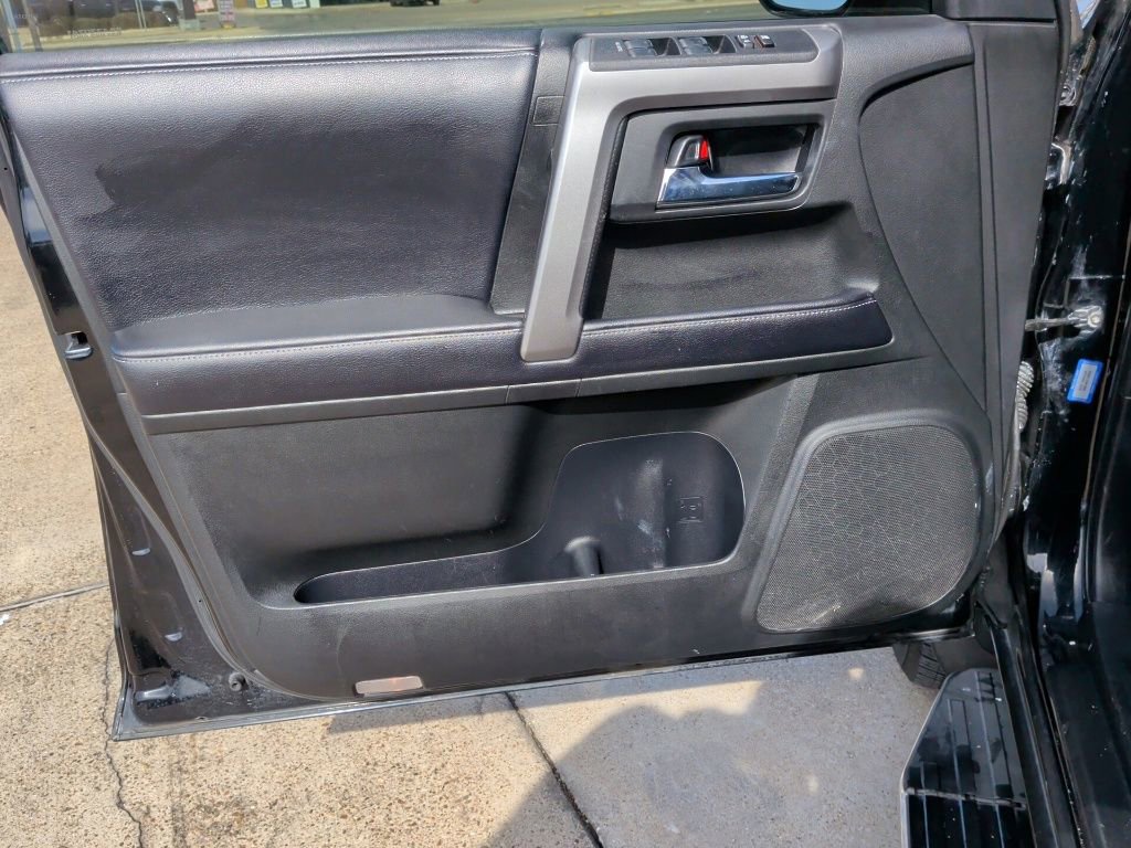 Used 2018 Toyota 4Runner SR5 Premium image 10