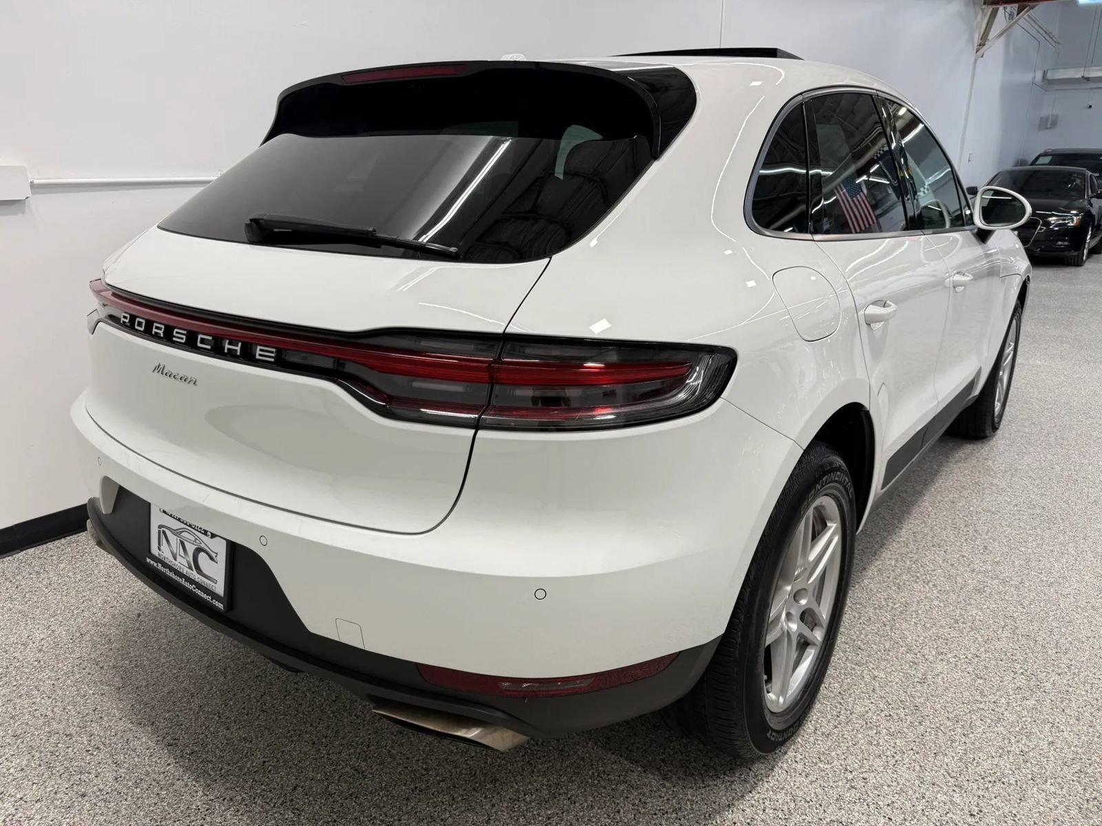 Used 2020 Porsche Macan AWD/4WD image 45