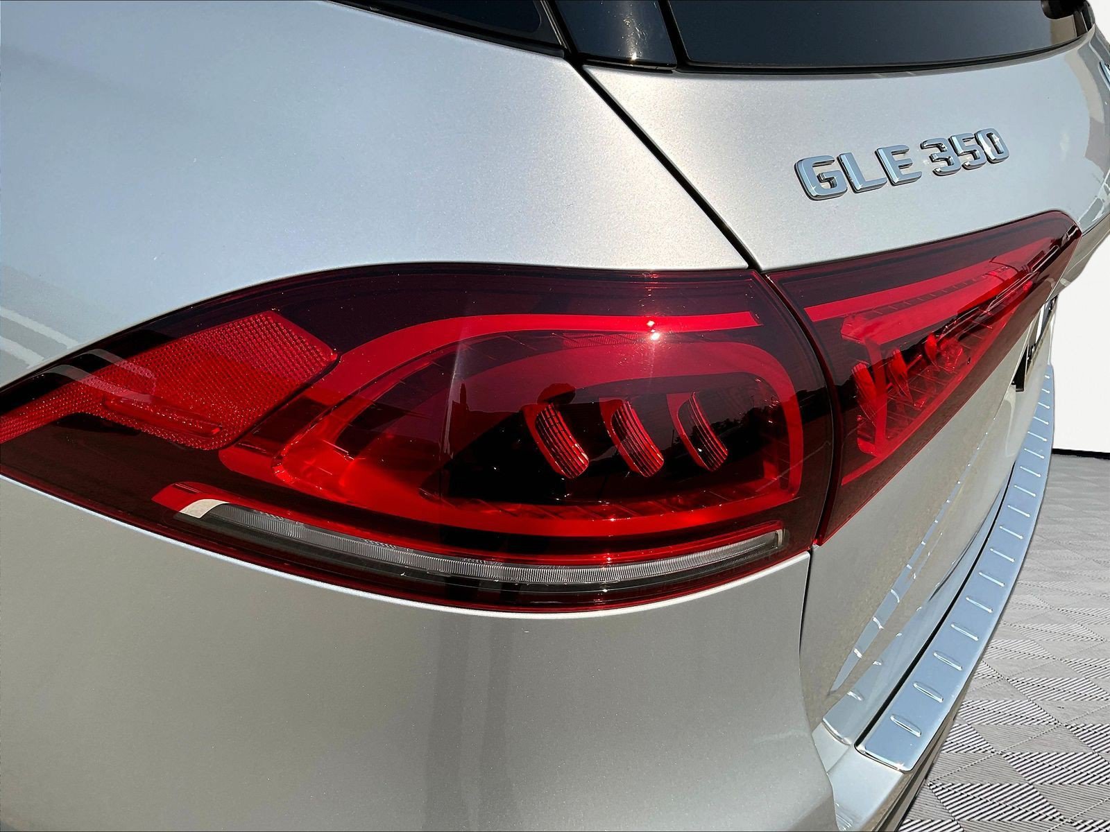 Used 2020 Mercedes-Benz GLE 350 4MATIC image 23