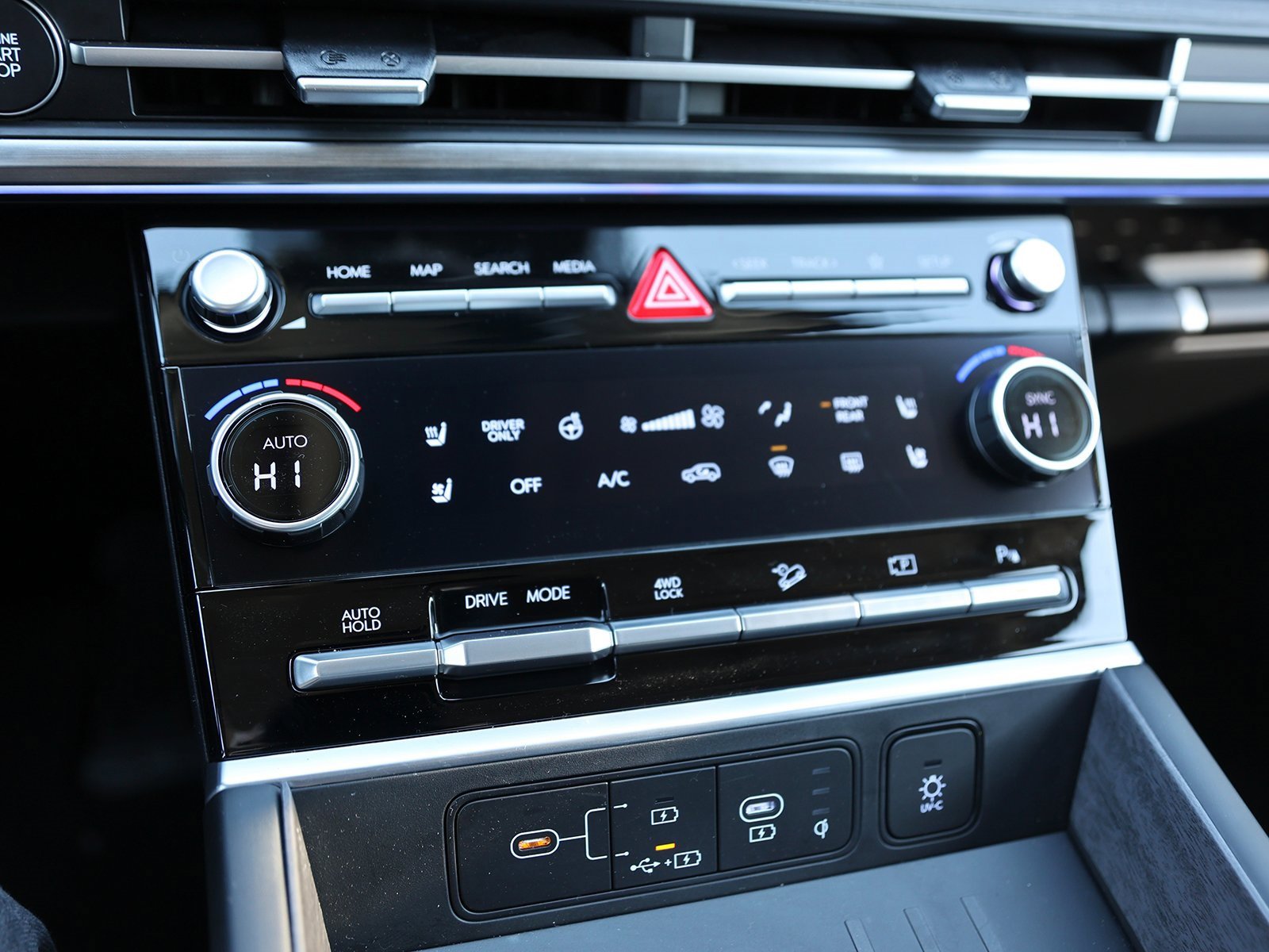 Certified 2025 Hyundai Santa Fe Limited image 28