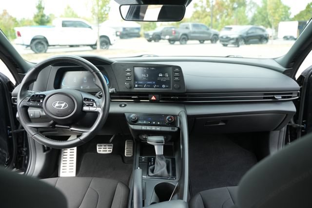Used 2025 Hyundai Elantra Sport FWD image 26