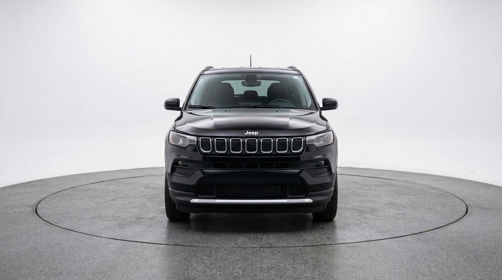 Used 2025 Jeep Compass Latitude image 2