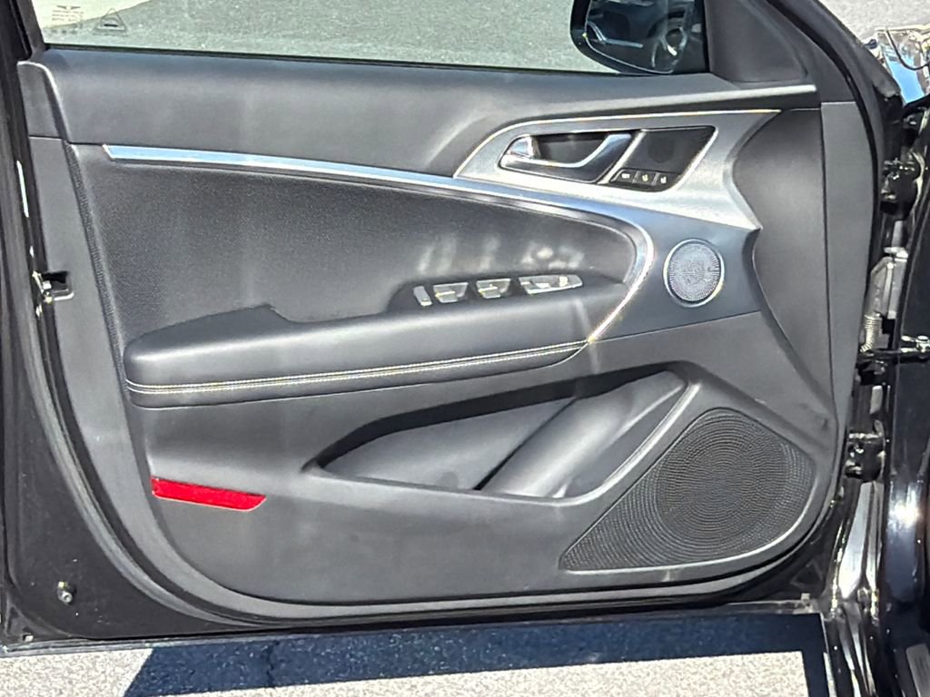 Used 2026 Genesis G70 2.5T Prestige image 10