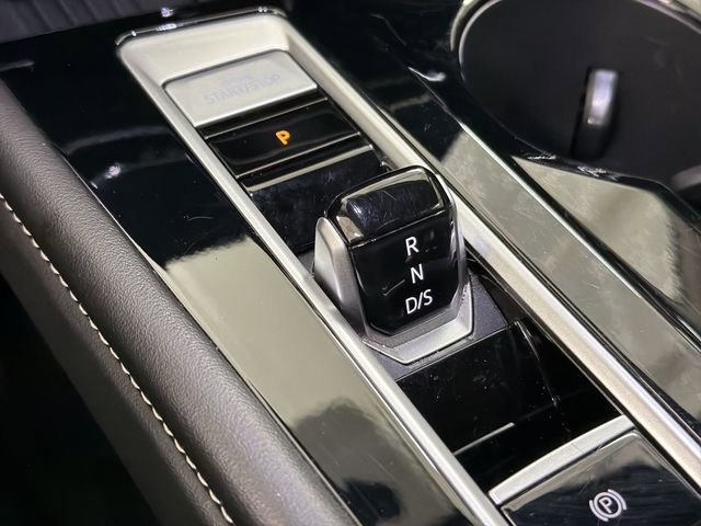 Used 2025 Volkswagen Atlas SE AWD/4WD image 28
