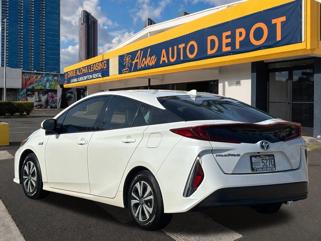 Used 2018 Toyota Prius Prime Plus FWD image 3
