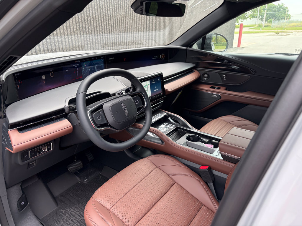 New 2026 Lincoln Nautilus Reserve w/ Jet Appearance Package AWD/4WD image 10