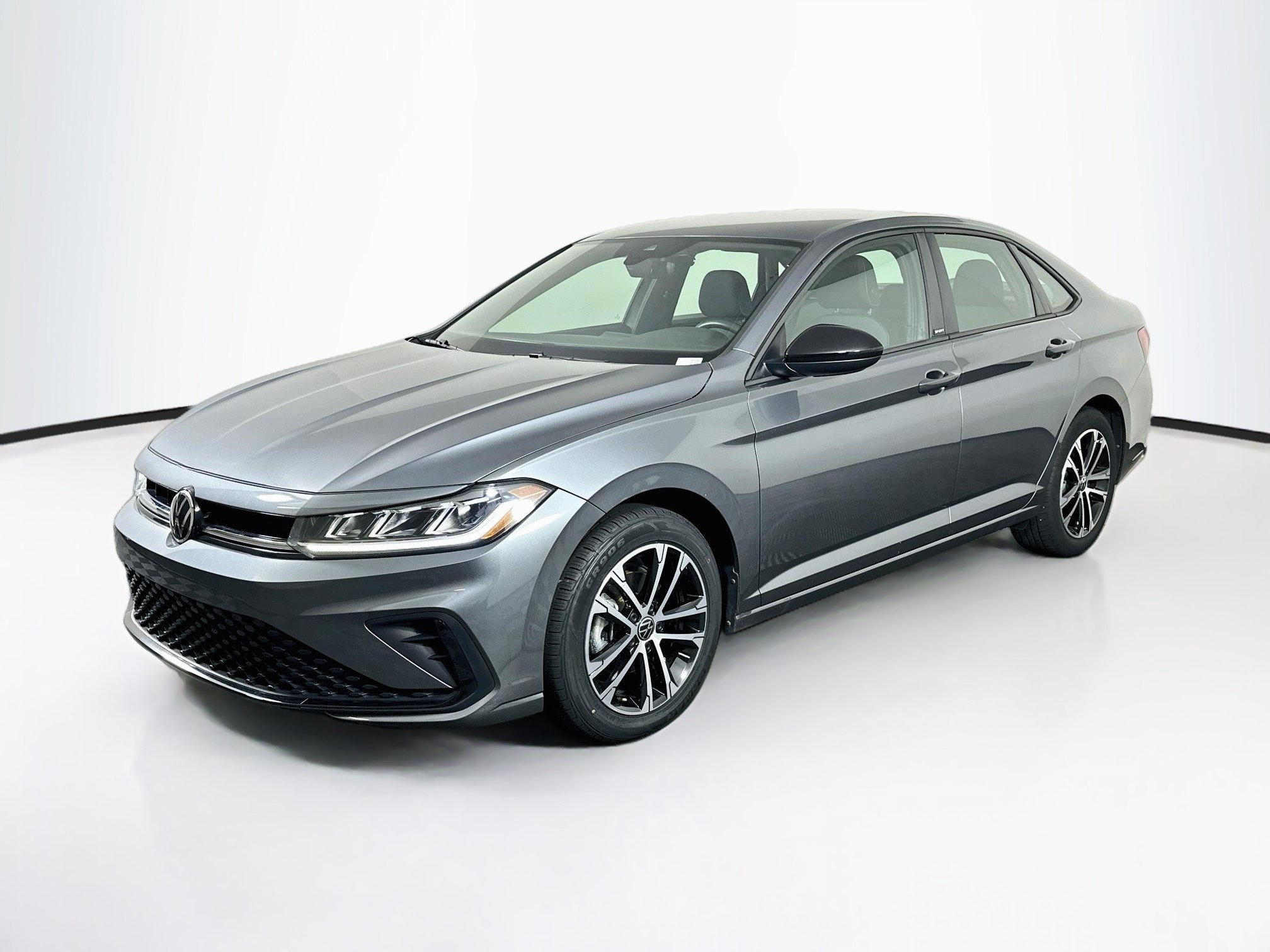 Used 2025 Volkswagen Jetta Sport FWD image 3