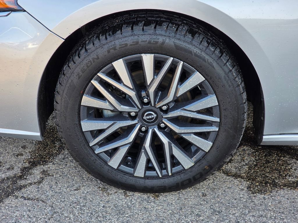 Used 2023 Nissan Altima 2.5 SV FWD image 18