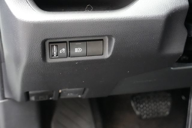 Used 2022 Toyota RAV4 XLE FWD image 24