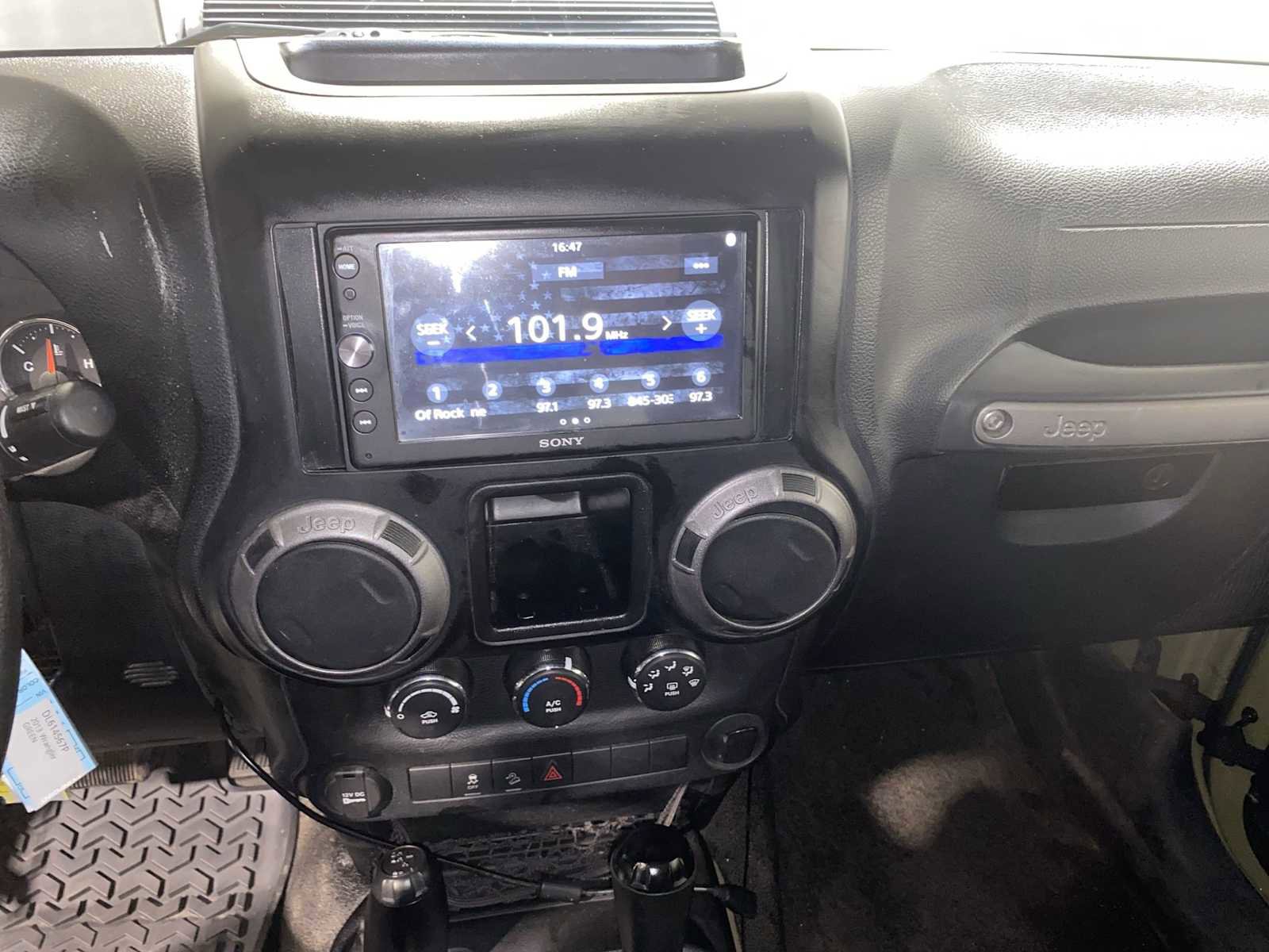 Used 2013 Jeep Wrangler Unlimited Sport image 16