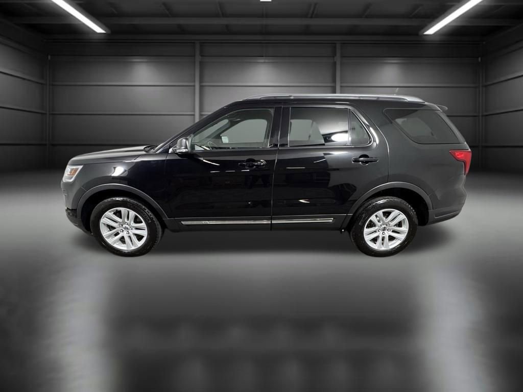 Used 2019 Ford Explorer XLT w/ Equipment Group 201A AWD/4WD image 3