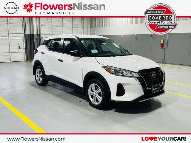 New 2025 Nissan Kicks Play S