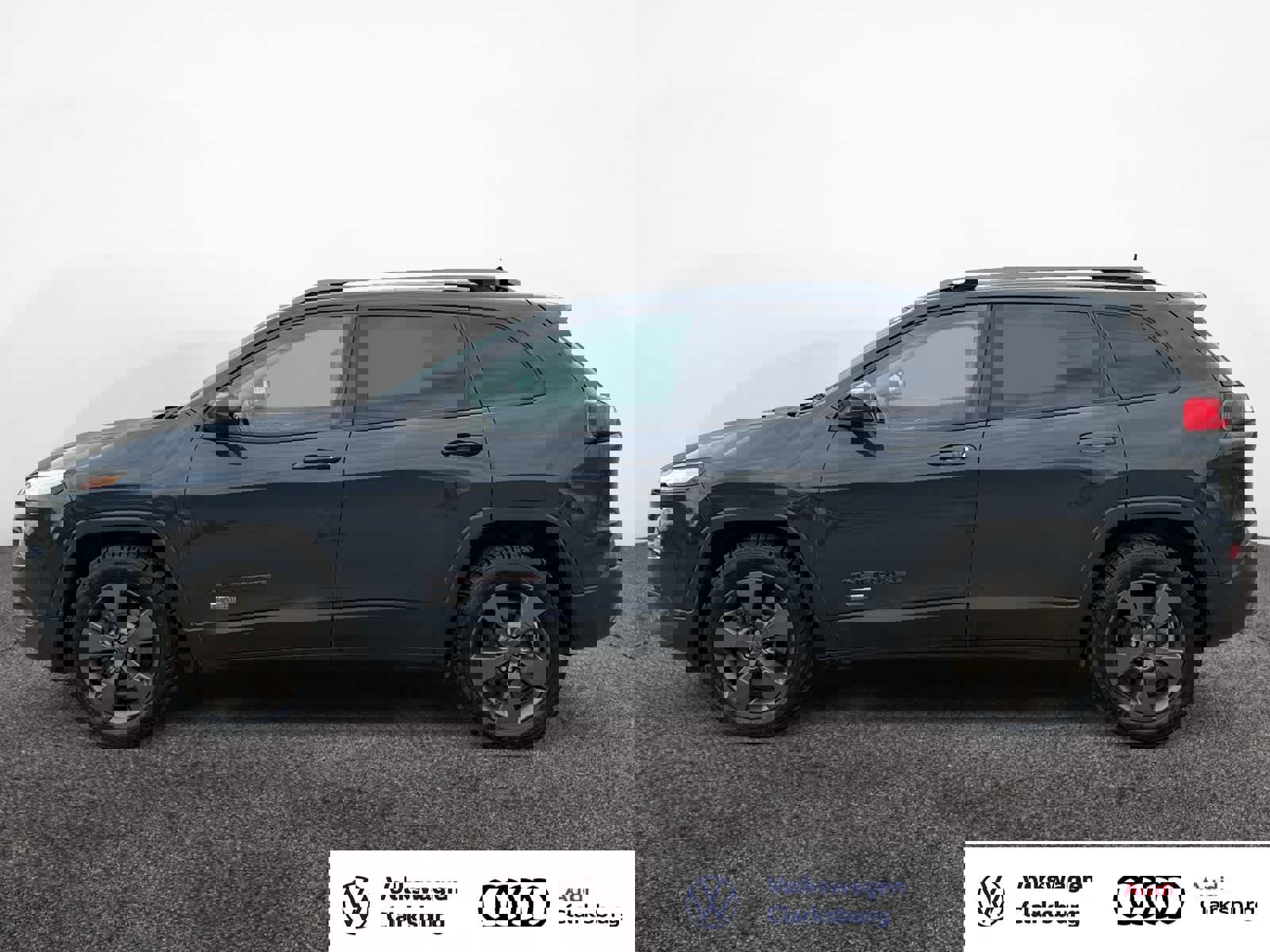 Used 2017 Jeep Cherokee 75th Anniversary image 2