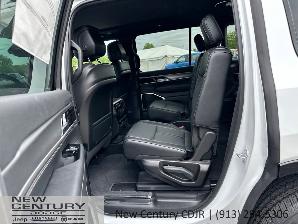 New 2026 Jeep Grand Wagoneer Limited AWD/4WD image 6