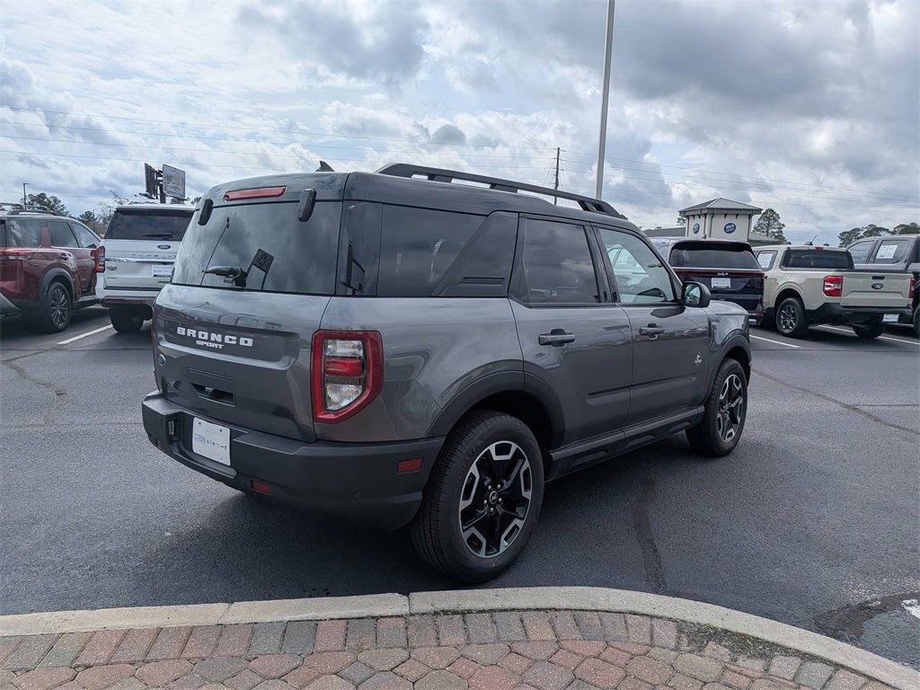 Used 2023 Ford Bronco Sport Outer Banks image 5