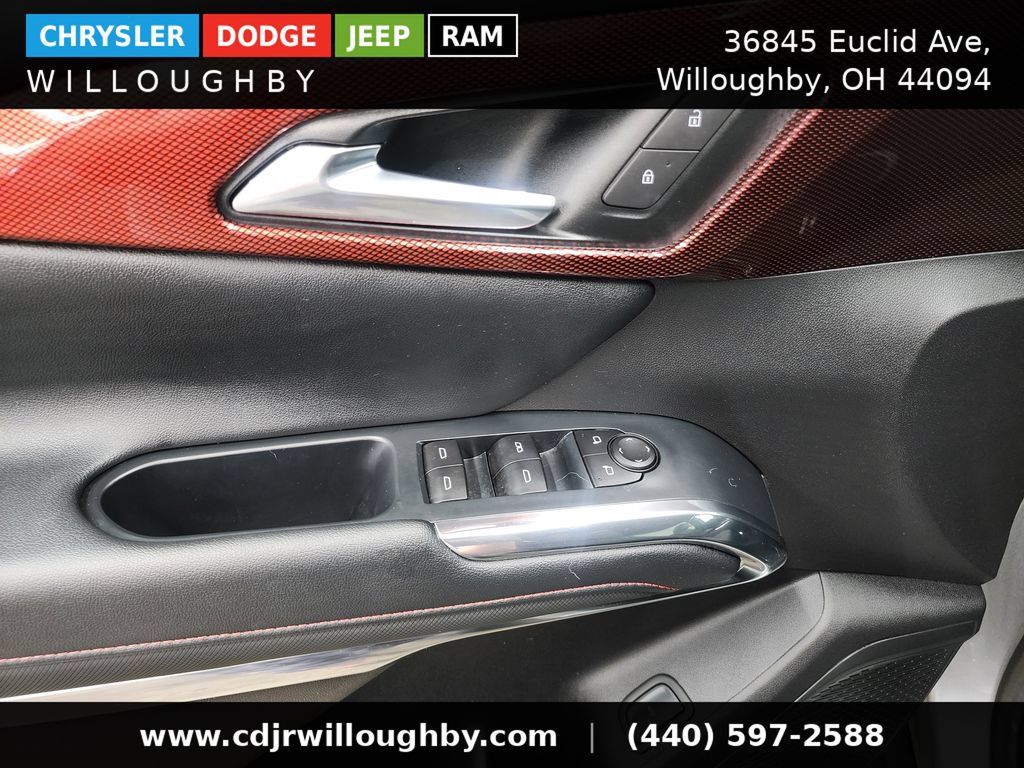 Used 2025 Chevrolet Traverse Z71 AWD/4WD image 12