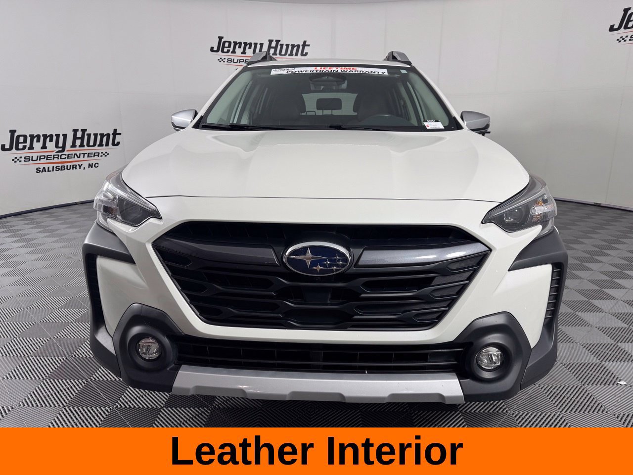 Used 2023 Subaru Outback Touring XT w/ Tech Package 2 AWD/4WD image 4