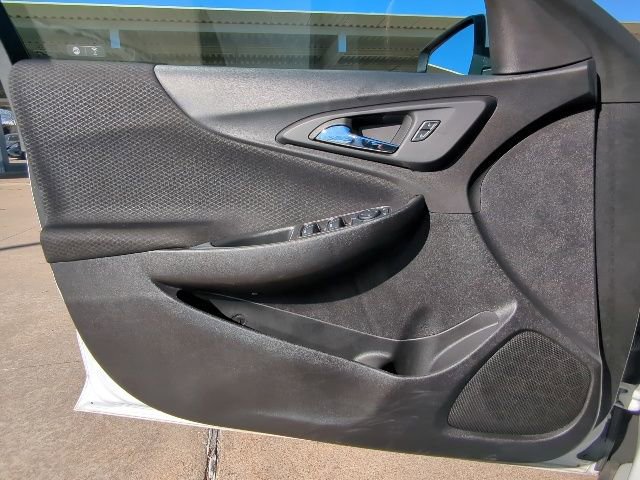 Used 2025 Chevrolet Malibu LT image 11