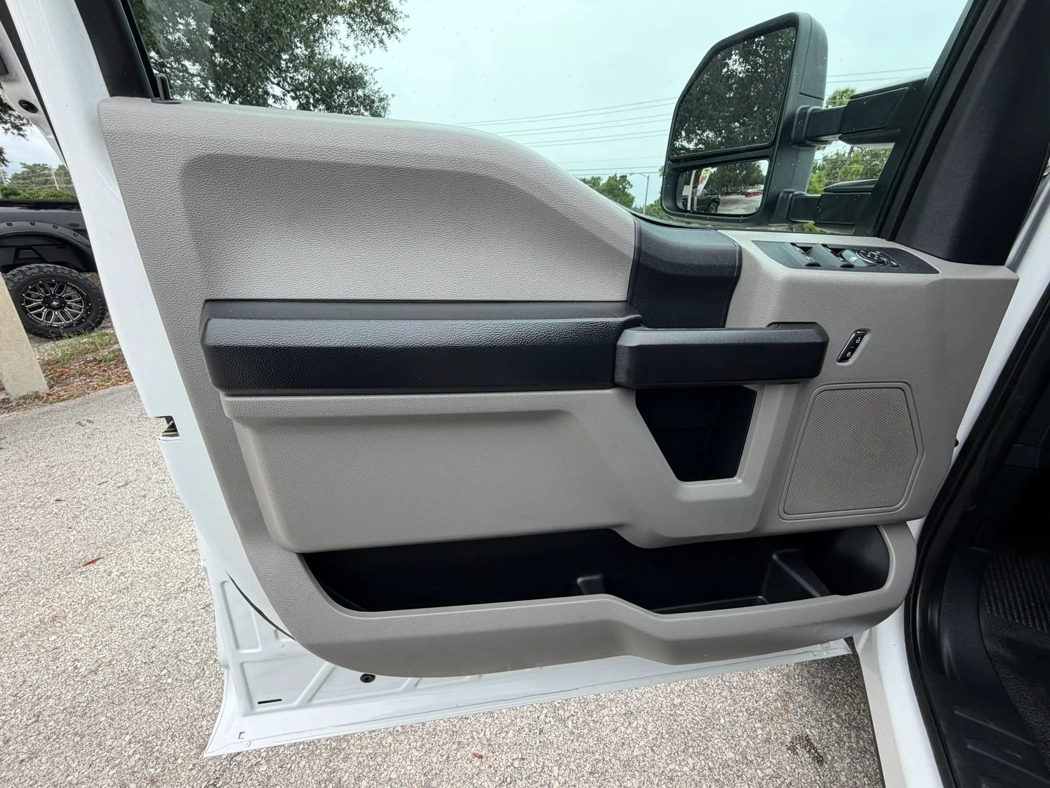 Used 2019 Ford F250 XL w/ Power Equipment Group AWD/4WD image 15