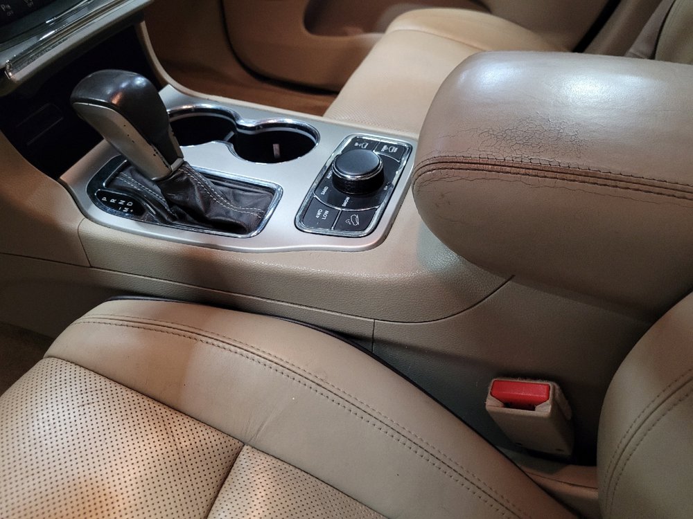 Used 2017 Jeep Grand Cherokee Overland AWD/4WD image 26