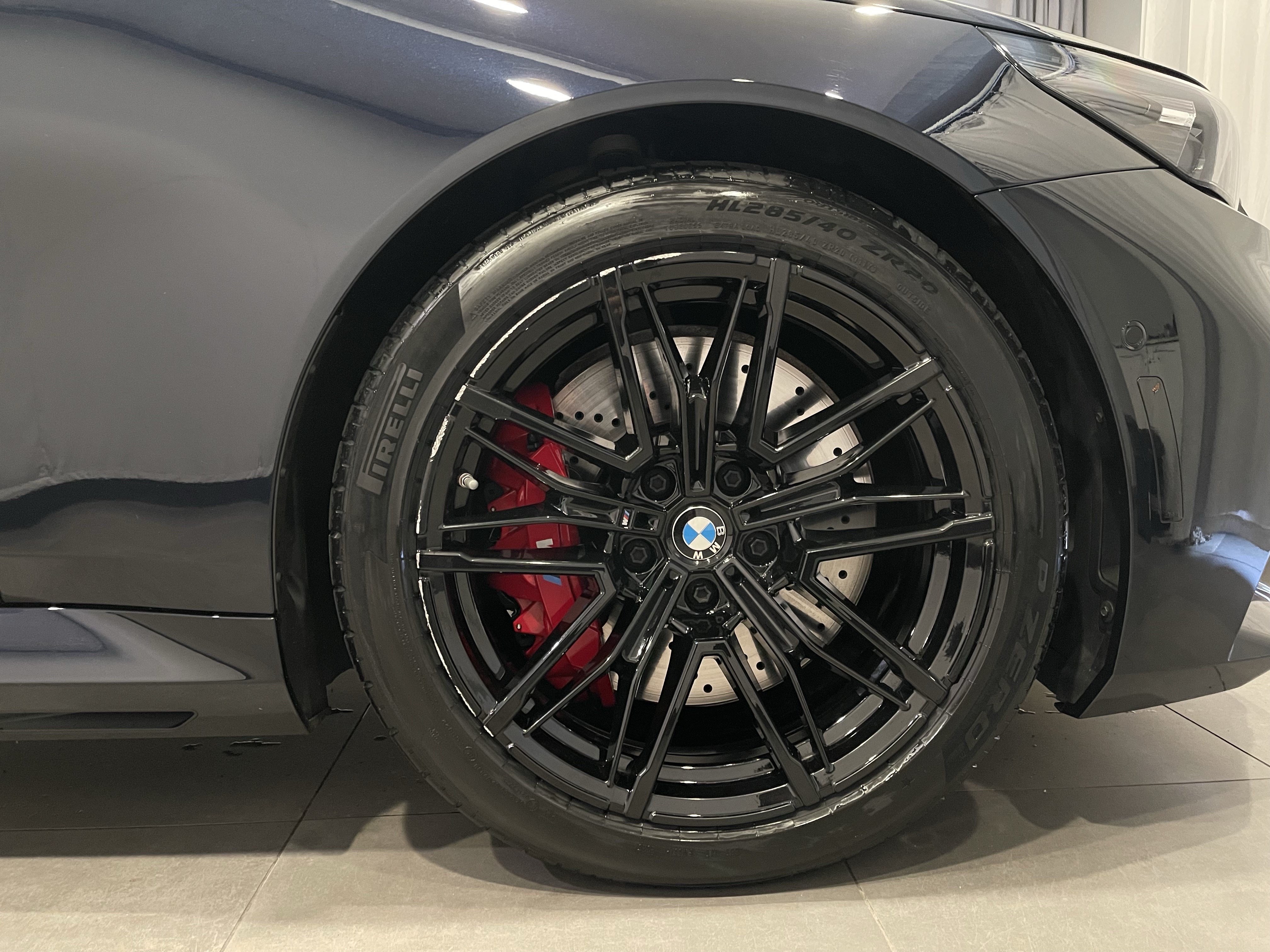 Certified 2025 BMW M5 w/ Executive Package AWD/4WD image 10